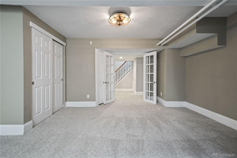 2370 Elm St, Denver, CO 80207