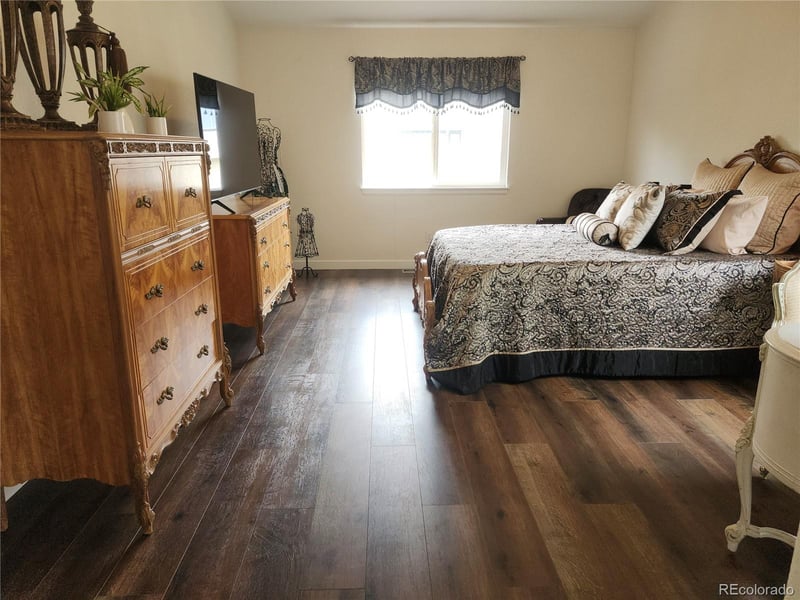21924 E Lake Ave, Aurora, CO 80015