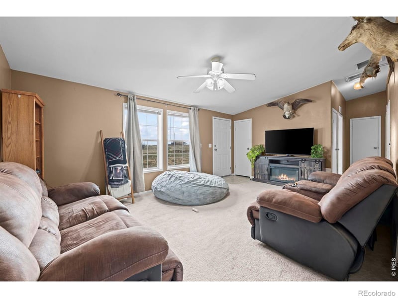 42605 E 112th Ave, Bennett, CO 80102