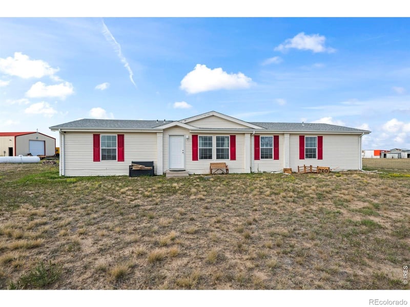 42605 E 112th Ave, Bennett, CO 80102