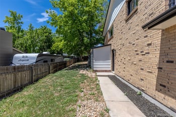 9929 Appletree Pl, Thornton, CO 80260