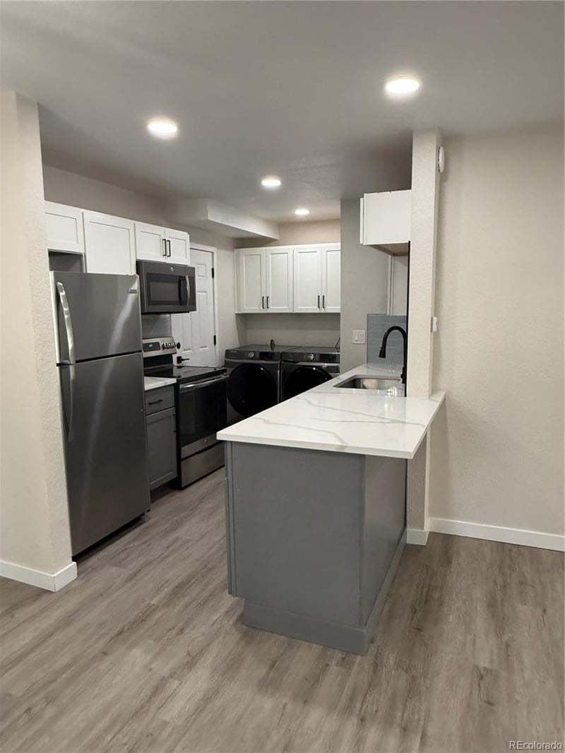 92 Newark St #C, Aurora, CO 80012