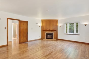 695 Dahlia St, Denver, CO 80220