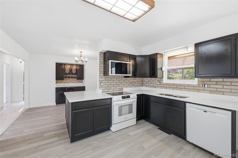 745 Mobile St, Aurora, CO 80011