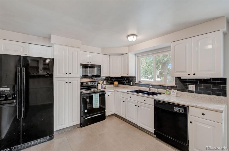 6252 Pierson Ct, Arvada, CO 80004