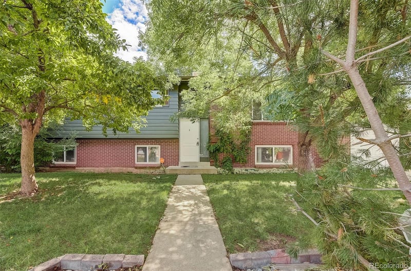 6252 Pierson Ct, Arvada, CO 80004