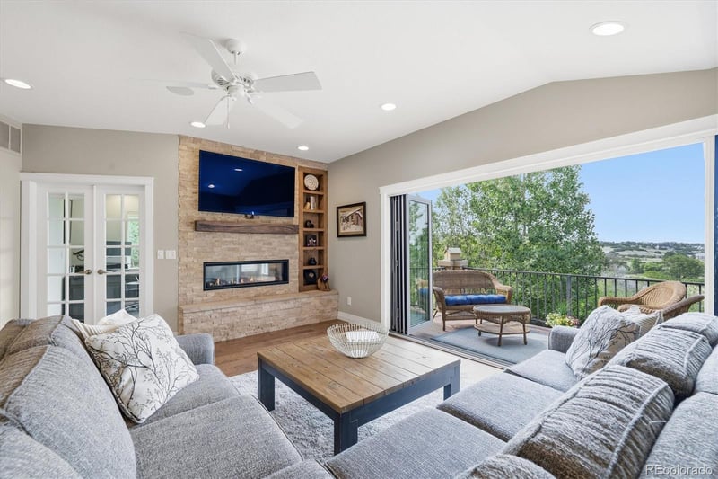 395 W Oakwood Ln, Castle Rock, CO 80108