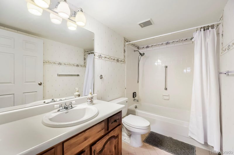 13991 E Marina Dr #102, Aurora, CO 80014