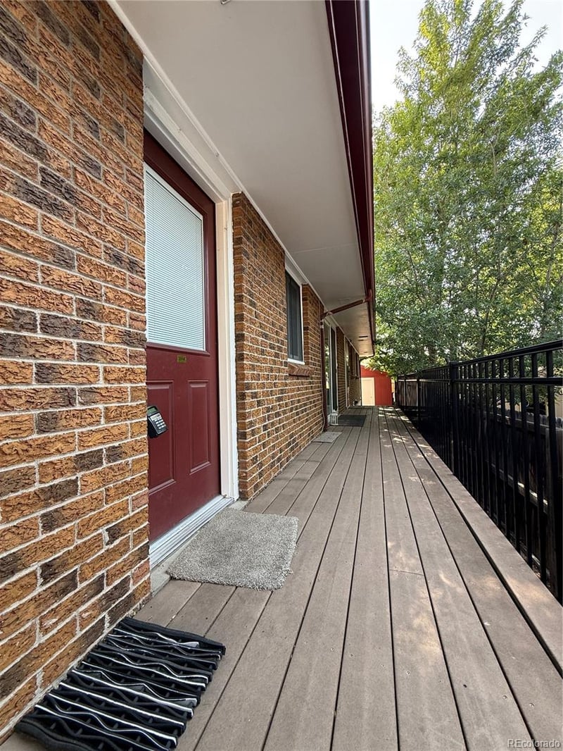 3237 Grant St #B, Englewood, CO 80113
