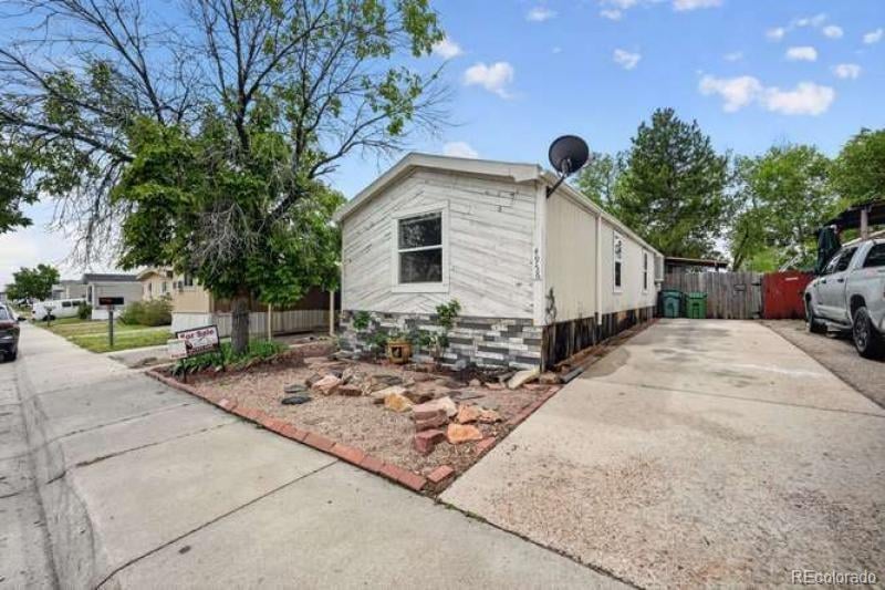 4956 97th Pl Lot 201, Denver, CO 80229