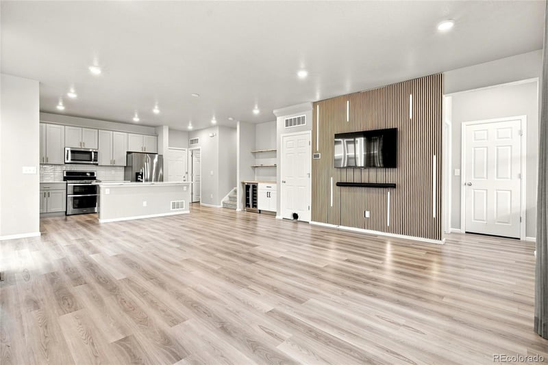 18292 E Kansas Pl, Aurora, CO 80017