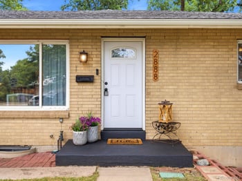 2888 S Zurich Ct, Denver, CO 80236