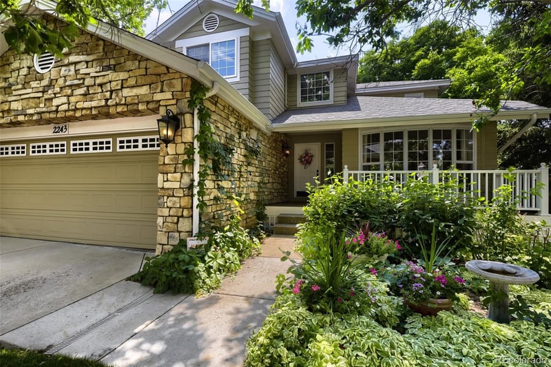 2243 Weatherstone Cir, Littleton, CO 80126