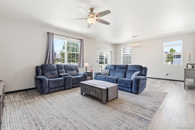 10447 Stagecoach Ave, Longmont, CO 80504