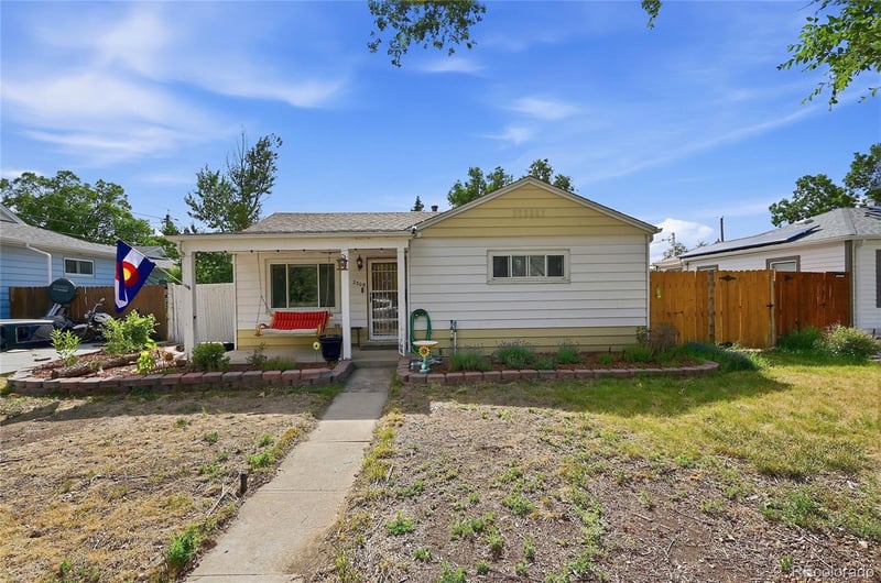 2309 Newark St, Aurora, CO 80010