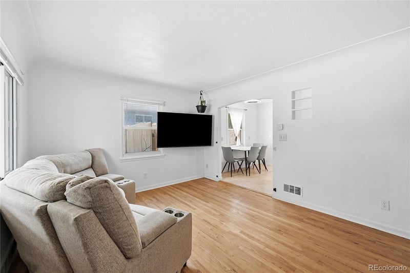 2309 Newark St, Aurora, CO 80010