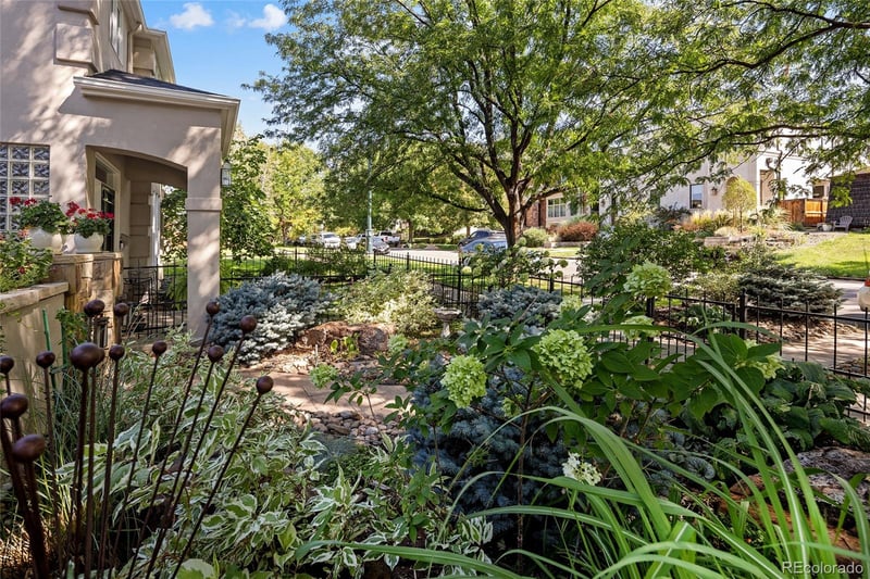 321 Monroe St, Denver, CO 80206