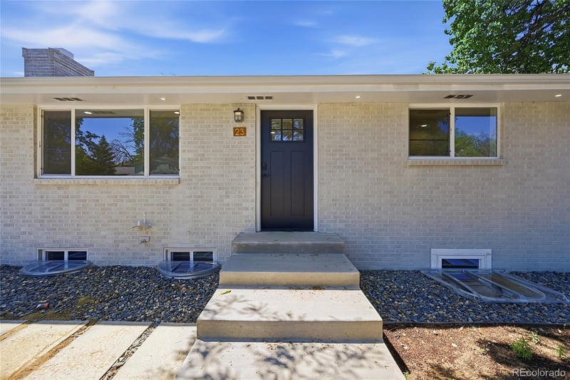 23 University Dr, Longmont, CO 80503