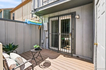 12043 E Hoye Dr, Aurora, CO 80012