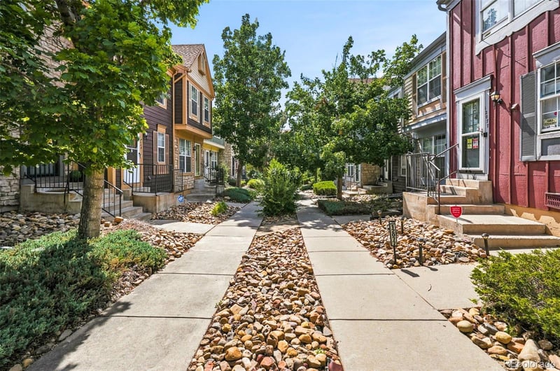 12043 Hoye Dr, Aurora, CO 80012