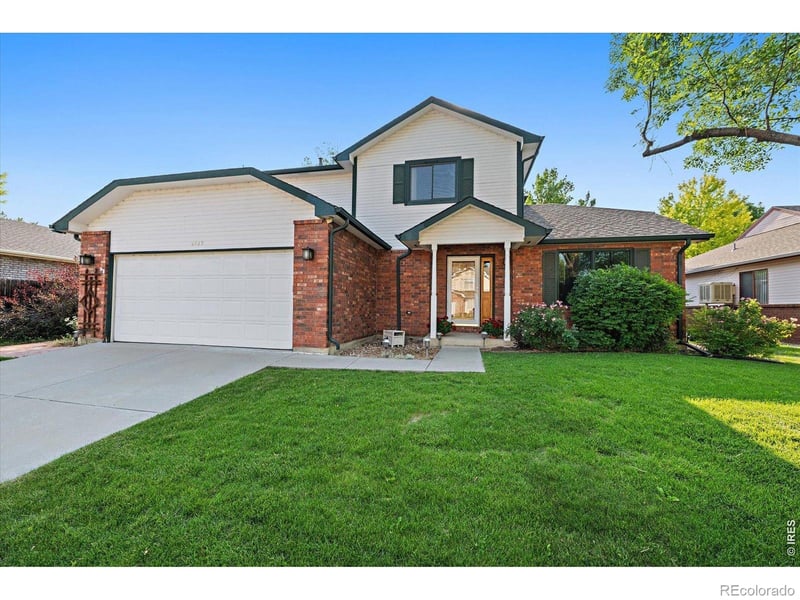 2428 Maplewood Cir, Longmont, CO 80503