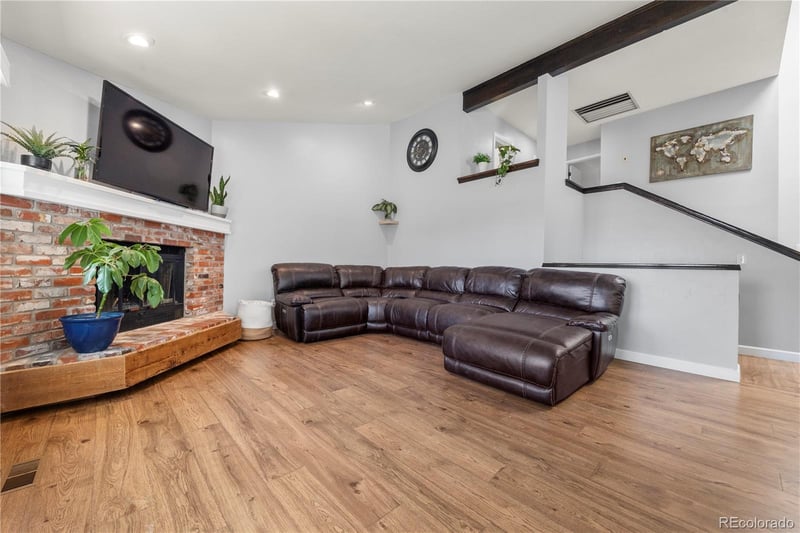 19355 E Greenwood Pl, Aurora, CO 80013