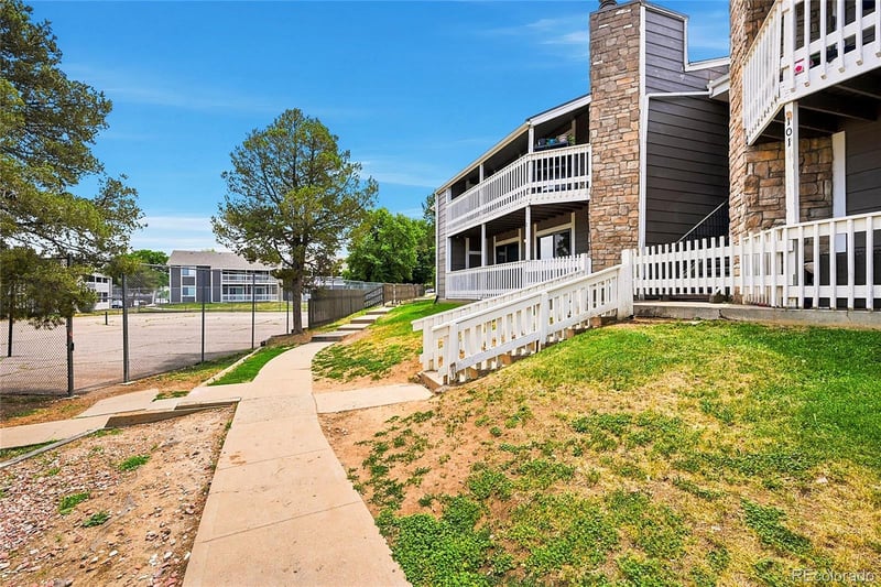 18064 Ohio , Aurora, CO 80017