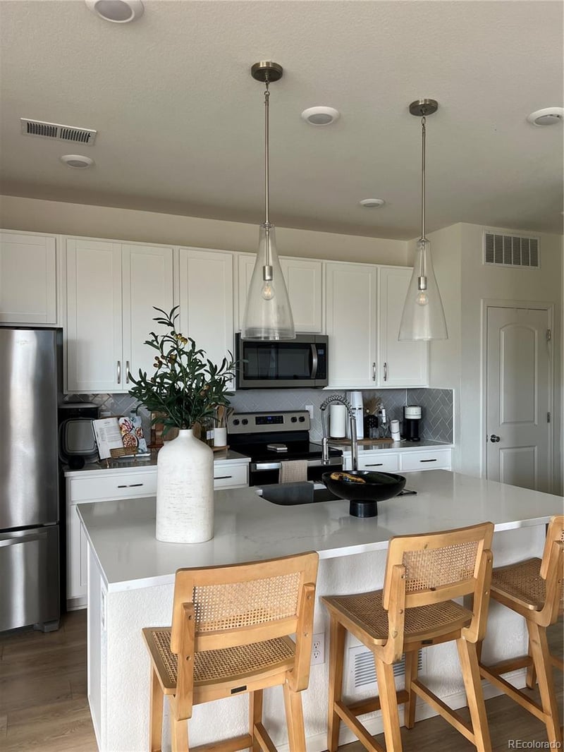 6263 Liverpool St, Aurora, CO 80019