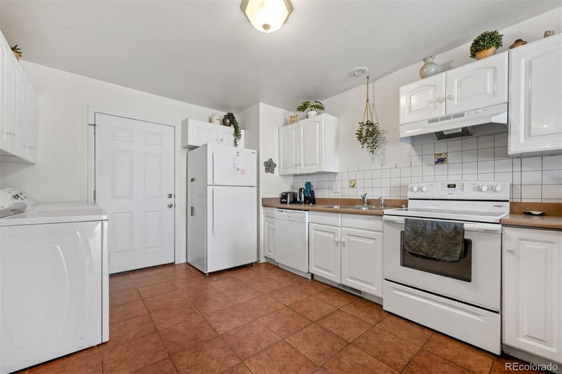 219 Harmony Dr #221, Pueblo, CO 81007
