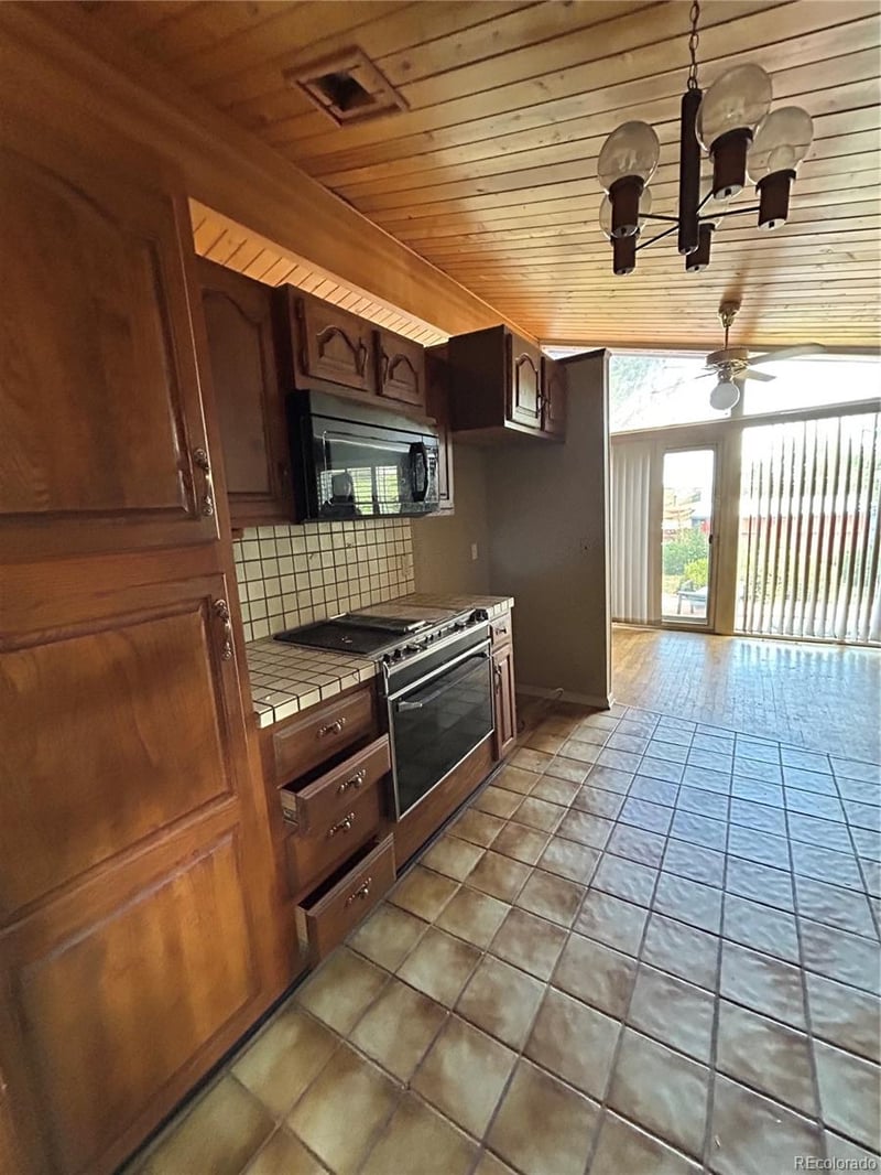 850 6th Ave, Broomfield, CO 80020