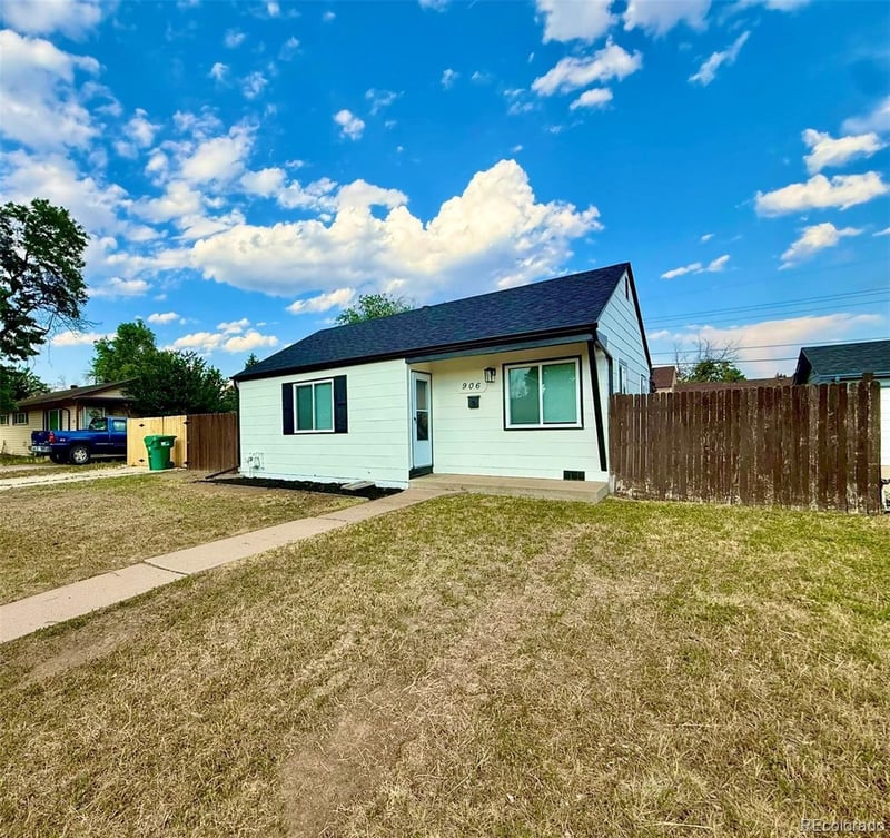 906 Nome St, Aurora, CO 80010