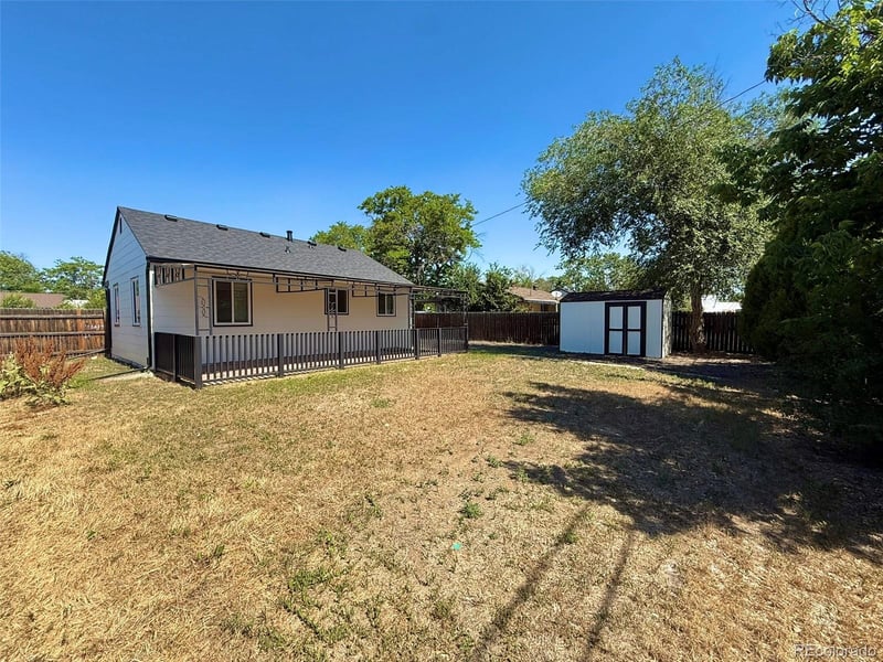 906 Nome St, Aurora, CO 80010