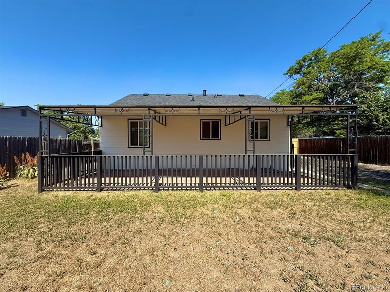 906 Nome St, Aurora, CO 80010