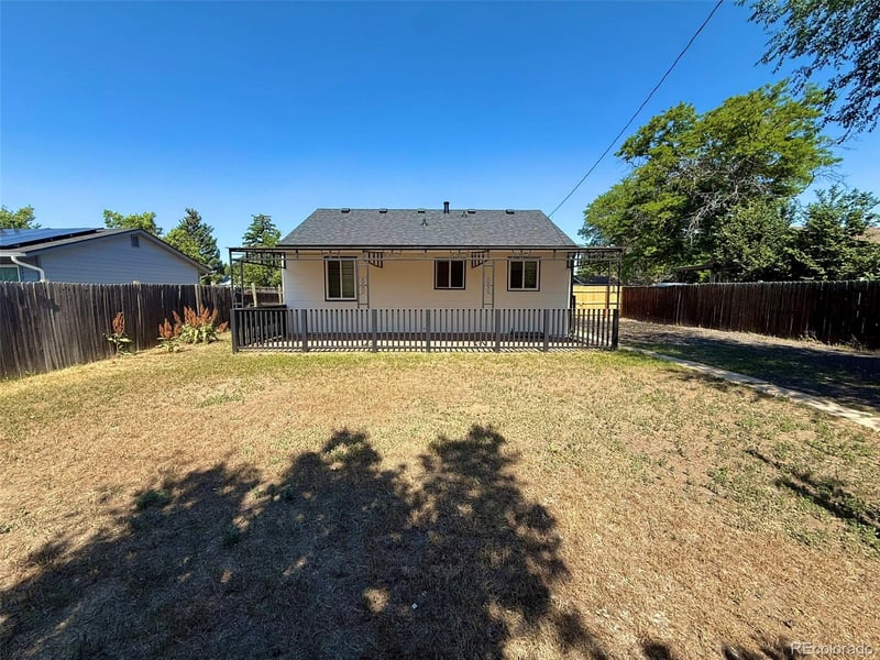 906 Nome St, Aurora, CO 80010