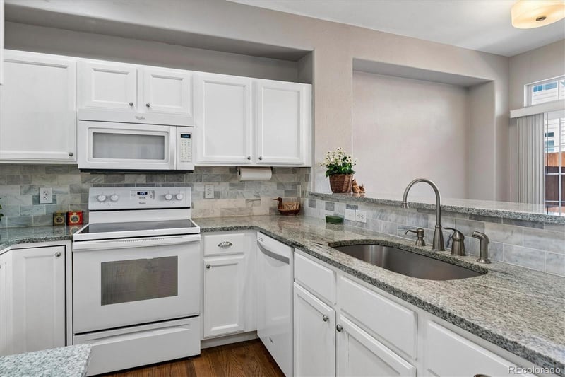 9024 W Phillips Dr, Littleton, CO 80128