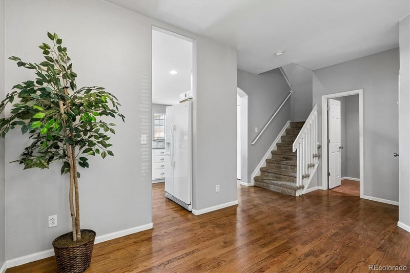 9024 W Phillips Dr, Littleton, CO 80128