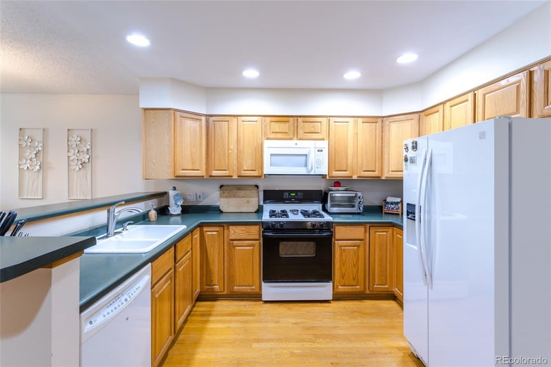 5727 W Asbury Pl, Lakewood, CO 80227