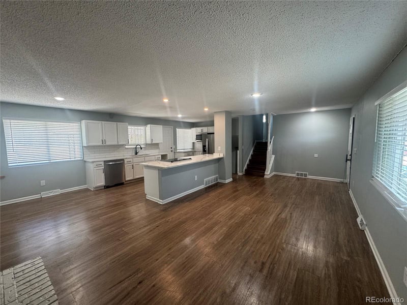 1255 Granby St, Aurora, CO 80011
