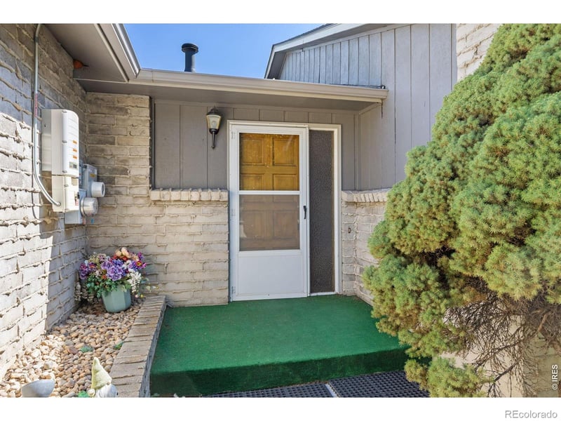 4481 Pioneer Dr, Greeley, CO 80634