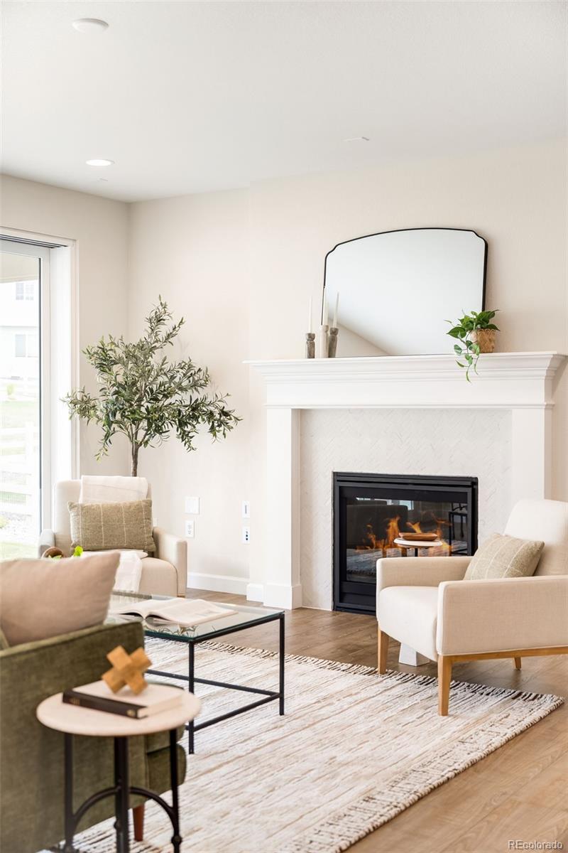 7110 White Crow Way, Aurora, CO 80016