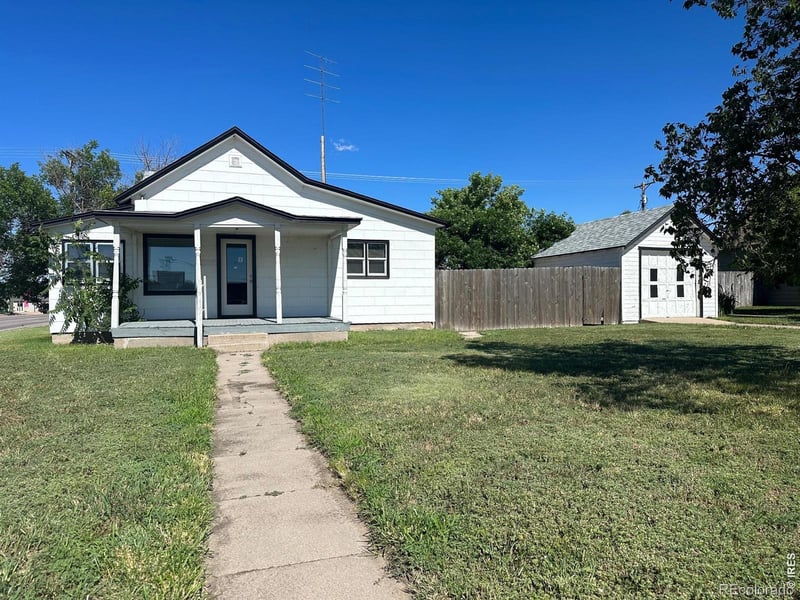 90 Cedar Ave, Akron, CO 80720