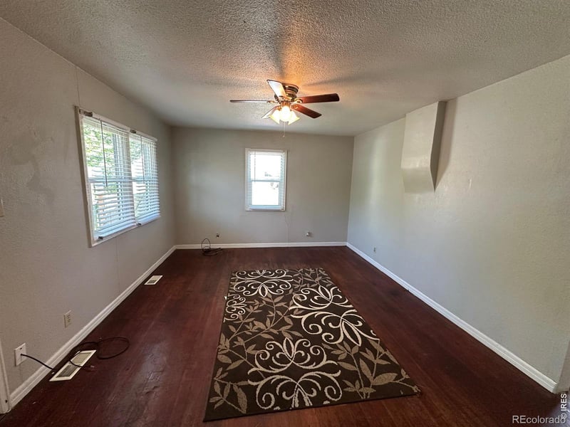 90 Cedar Ave, Akron, CO 80720