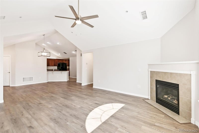 1996 Espana Ct #B, Aurora, CO 80013
