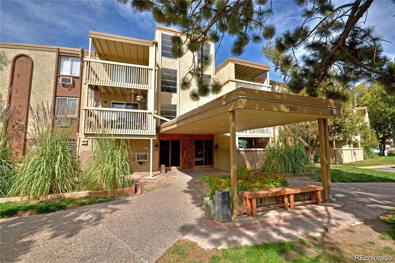 1306 S Parker Rd #162, Denver, CO 80231