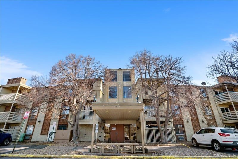 1306 S Parker Rd #162, Denver, CO 80231