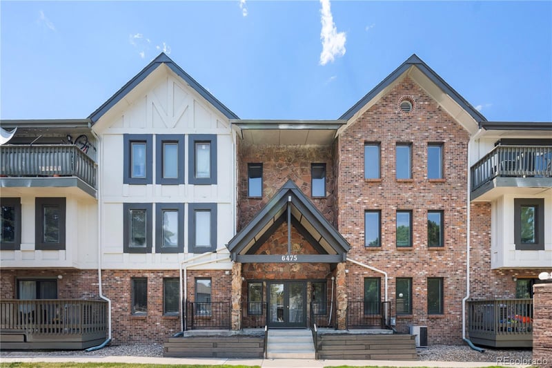 6475 Dayton St #Apt 305, Englewood, CO 80111
