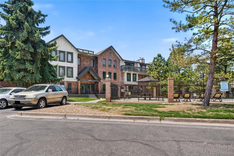 6475 Dayton St #Apt 305, Englewood, CO 80111