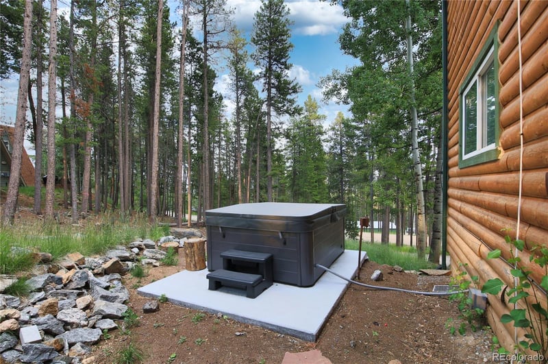46 Apache Rd, Evergreen, CO 80439