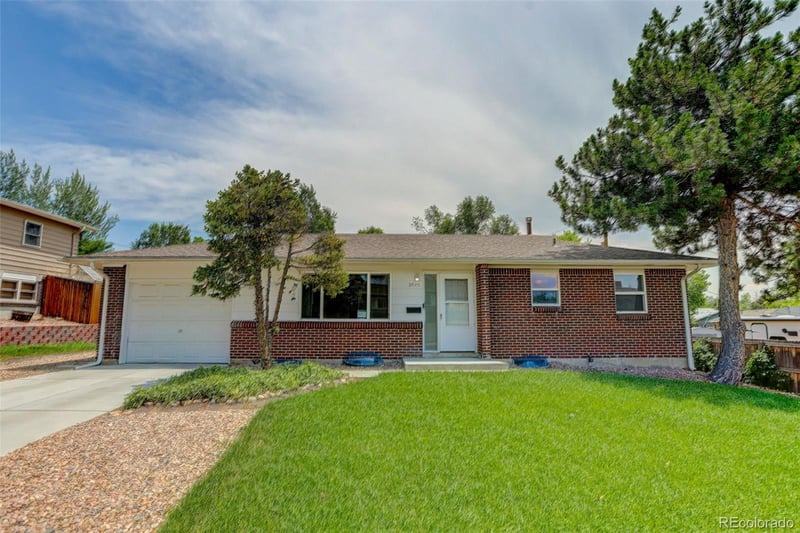 9820 Croke Dr, Northglenn, CO 80260