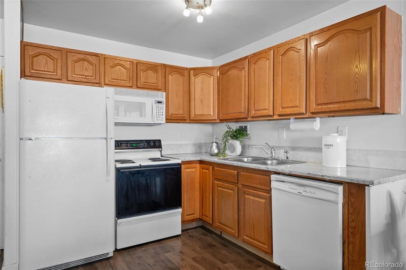 1121 Albion St #609, Denver, CO 80220